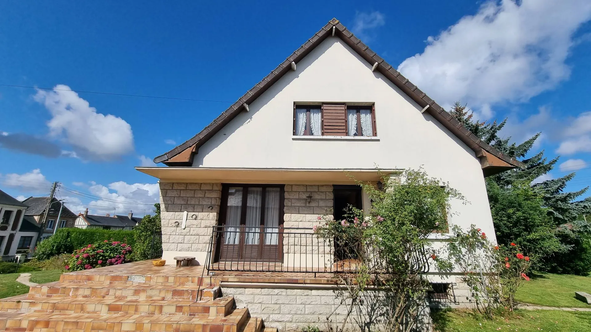 A vendre beau pavillon de 120 m² habitables avec possibilité d'aménagement supplémentaire, 4 chambres, sur le plateau Aliermontais 76510