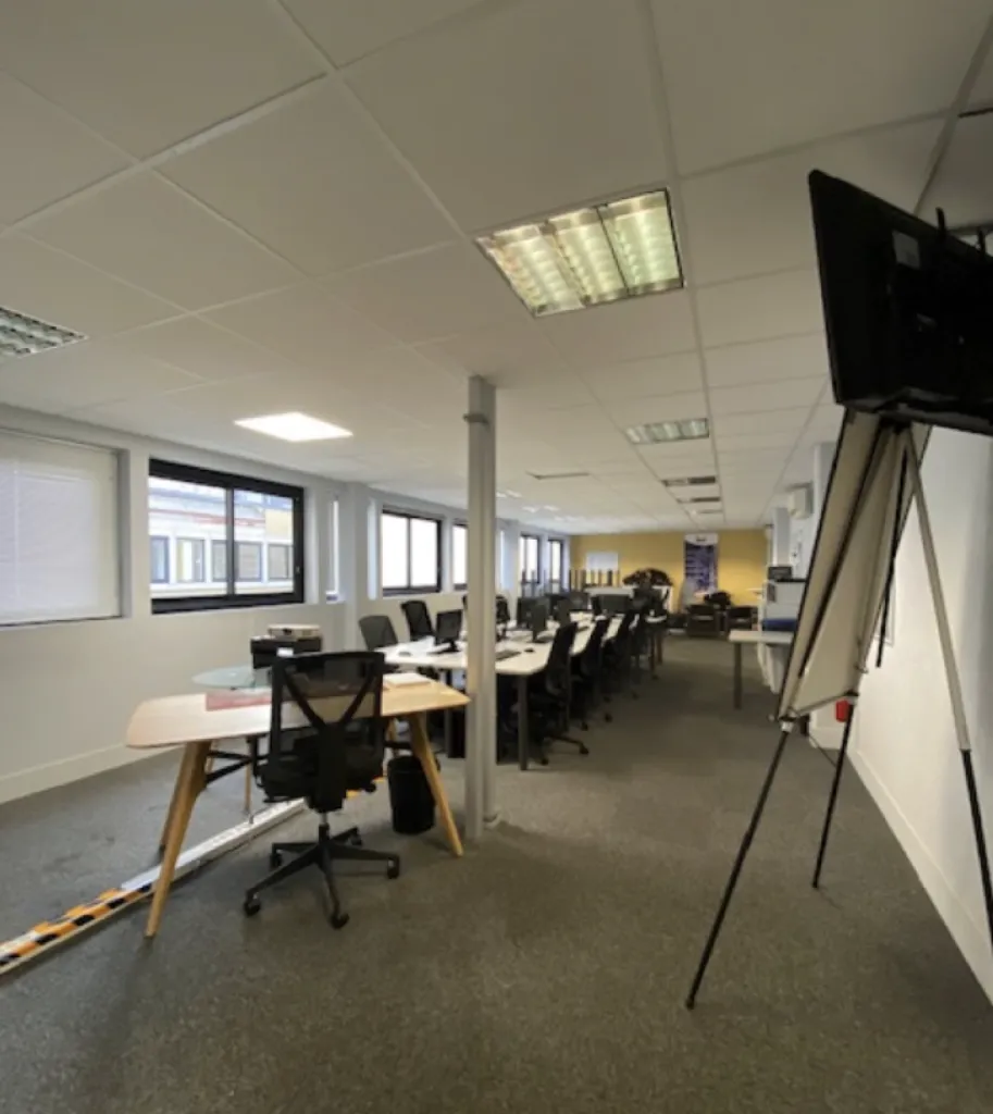 LE HAVRE - A VENDRE Immeuble indépendant de BUREAUX de 1050m2 avec parkings privatifs, idéalement placé en centre-ville