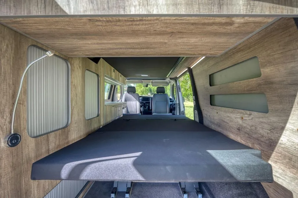 Spécialiste aménagement intérieur VW T6 Long à Lyon : transformation van sur-mesure dans le Rhône