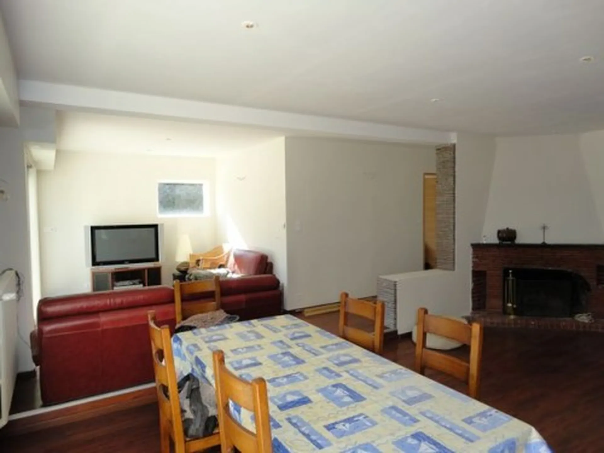 Vente logement  4 Roquefort La Bédoule cadre champêtre de plain pied avec piscine