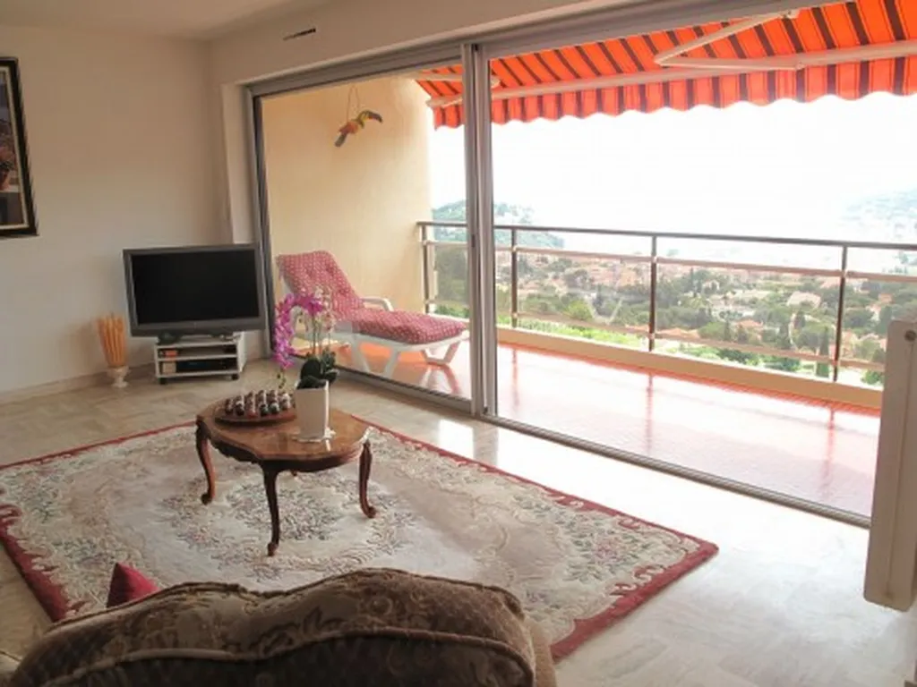 A vendre appartement 4 Cassis dans résidence fermée et avec vue imprenable sur la baie