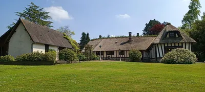 A acquérir, Propriété Normande et ses dépendances sur 1,5 hectare de parc planté, au sud de Pont-Audemer 27500