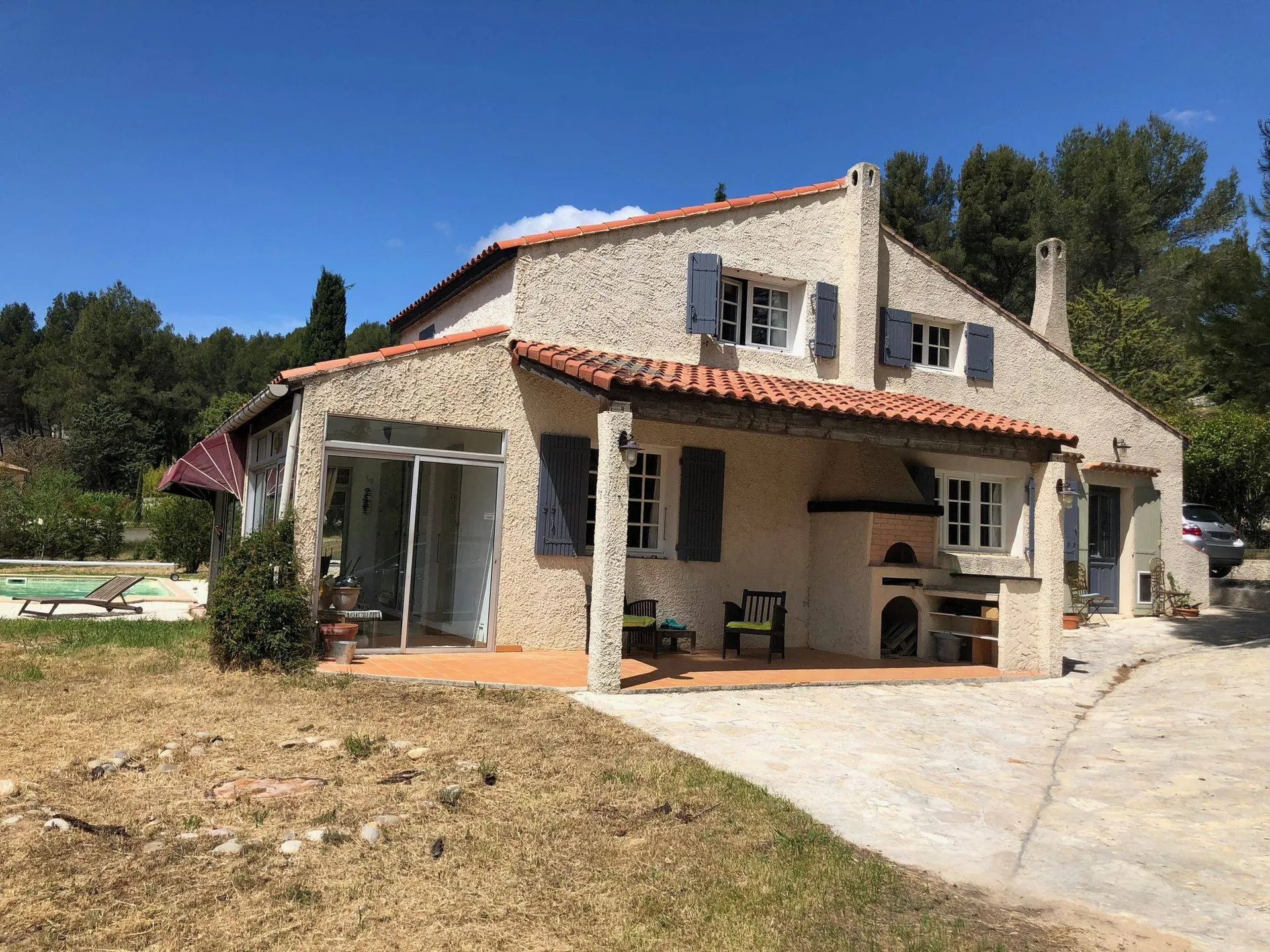 la bédoule a vendre avec grand terrain