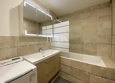 Salle de bains avec vasque 