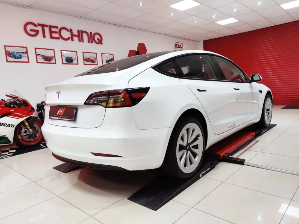 TESLA MODEL 3 LONG RANGE - PPF PARTIEL + CERAMIQUE GTECHNIQ A CAMBRAI