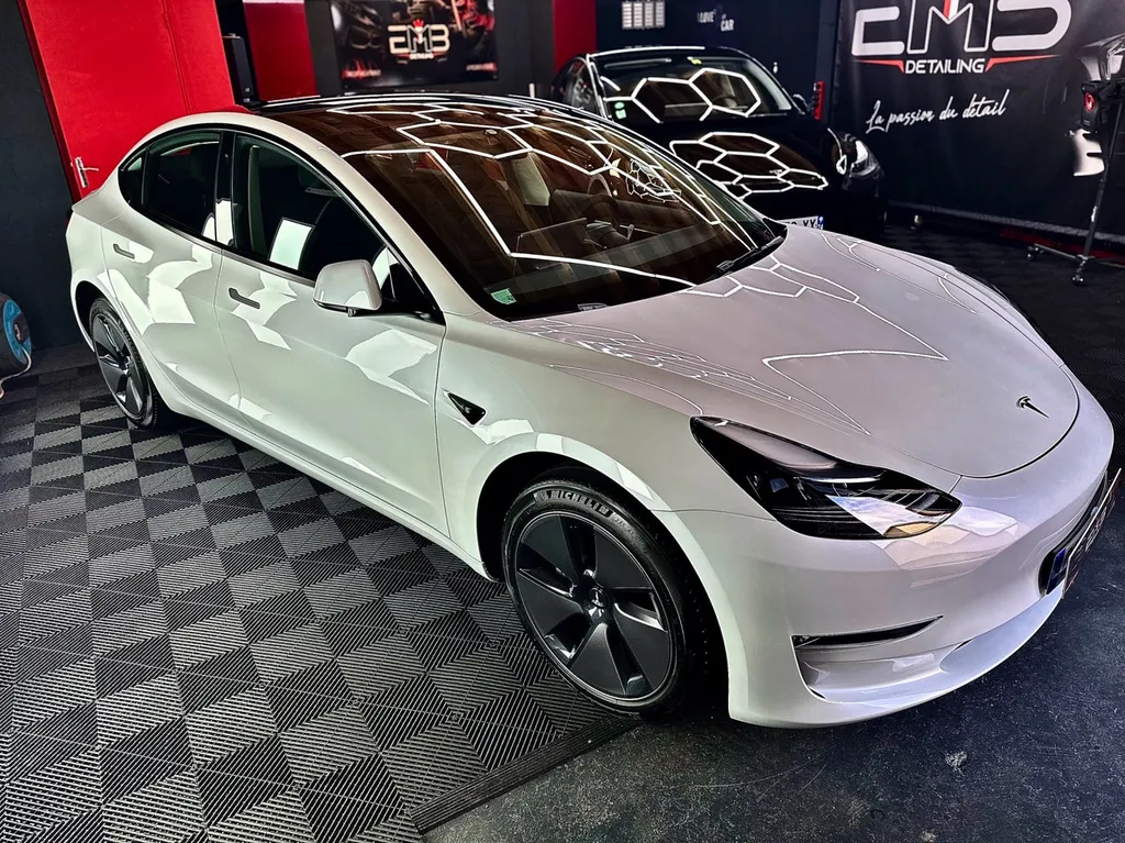 film de protection carrosserie PPF Lyon anti rayures tesla model 3 