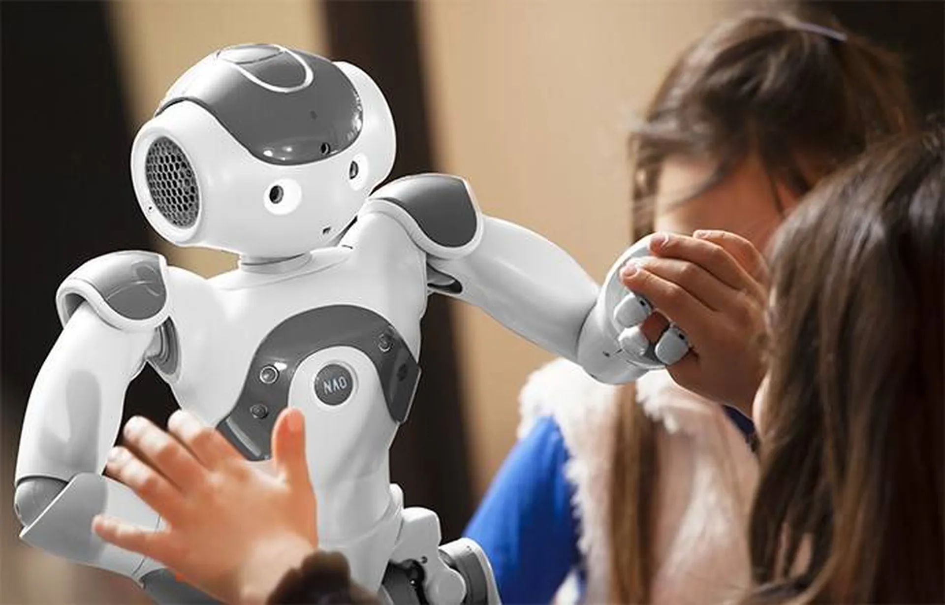 Le robot NAO, premier robot humanoïde conçu en France - Robotique Industrielle sur mesure - ERM ROBOTIQUE ®