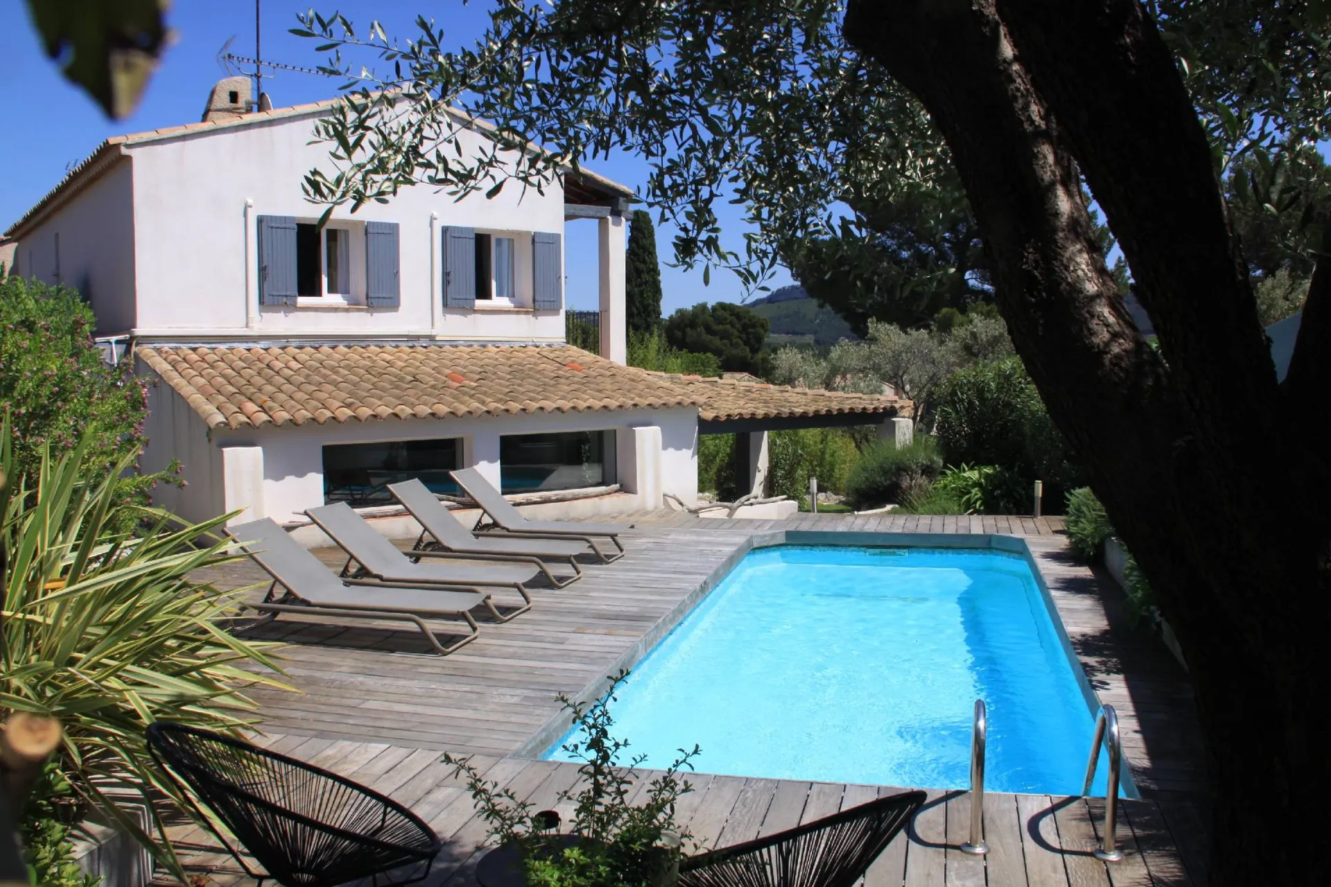 Maison T5 Cassis au calme, dans clos privé, avec piscine et parkings 
