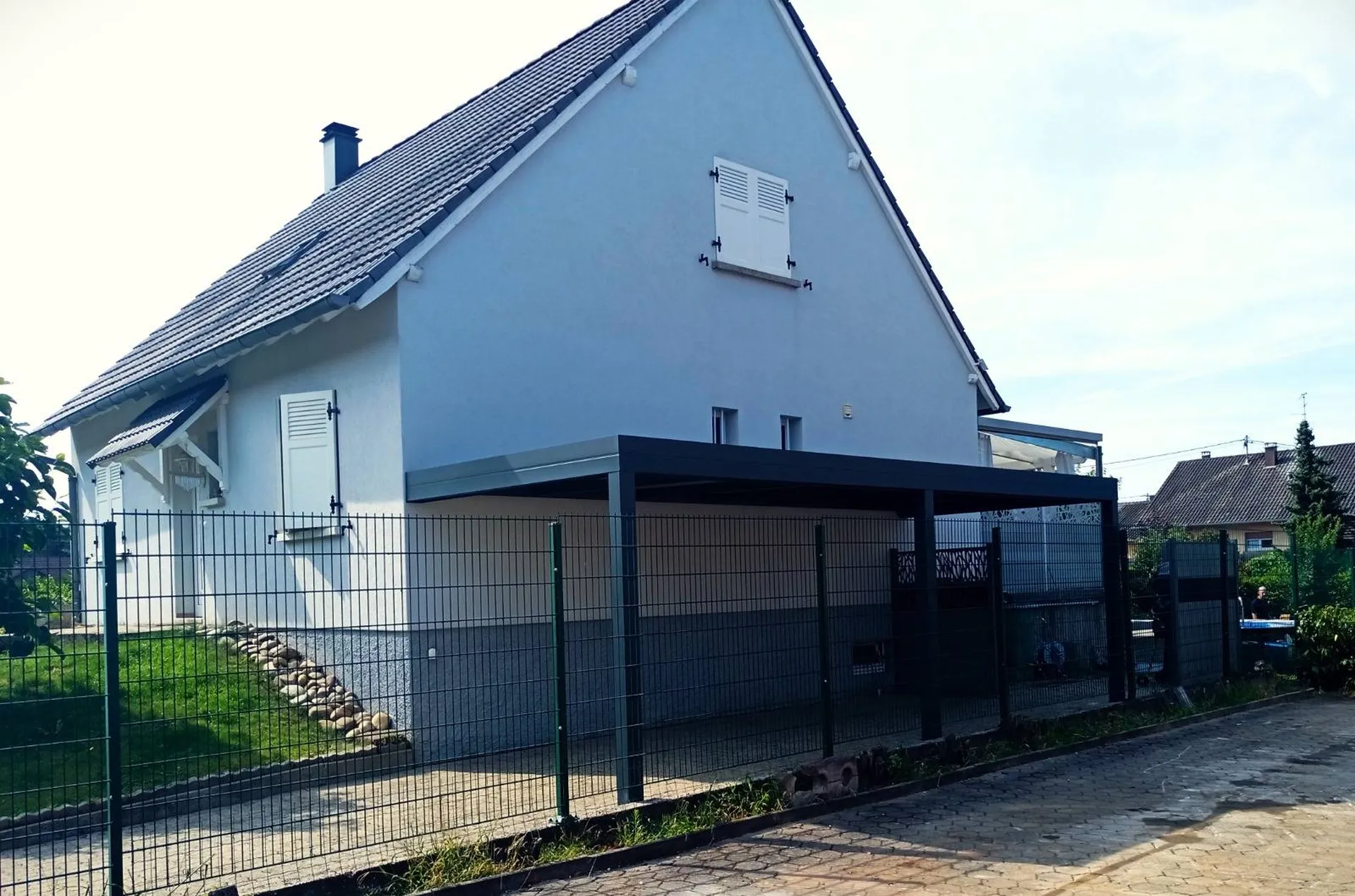 Carport en aluminium adossé
