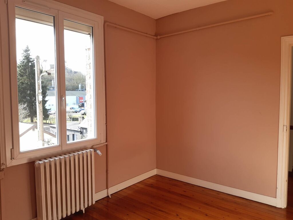 A vendre, centre ville de lisieux, maison avec deux chambres