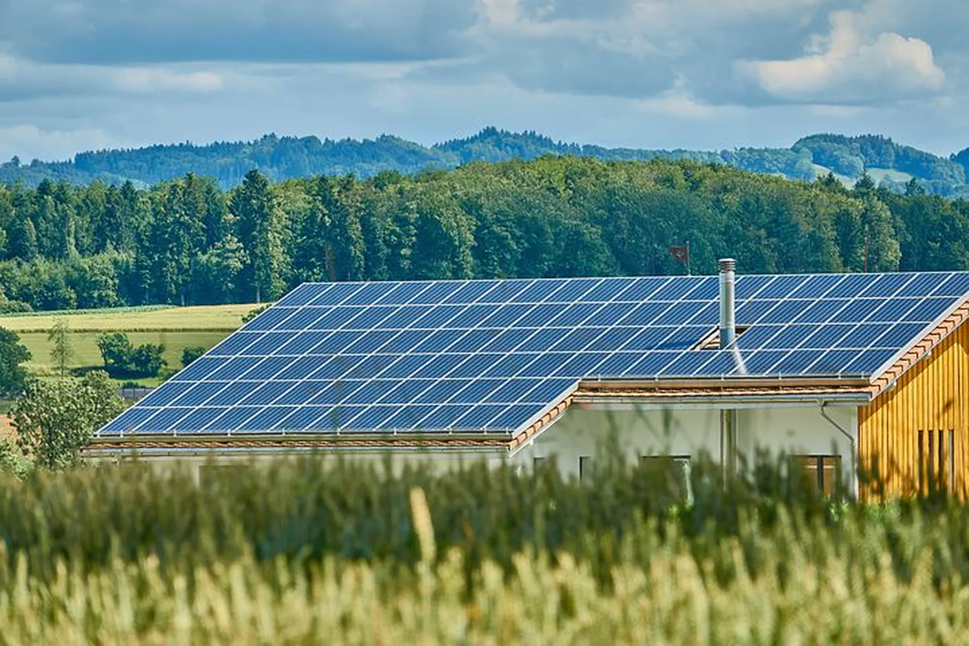 Pose de panneaux solaires pour économie d’énergie à Grenoble
