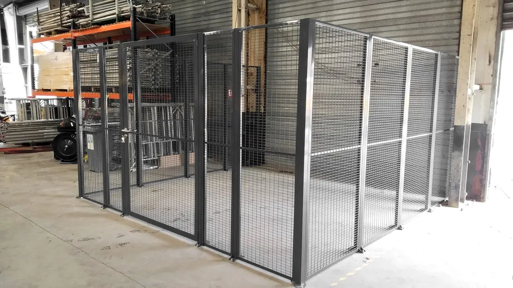Installer une cloison de sécurité grillagée industrielle à Toulouse, Paris et dans toute l'Occitanie