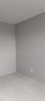 Pavillon neuf de plein pied finition velours au pistolet airless avec ces murs de couleurs près d' ÉVREUX 