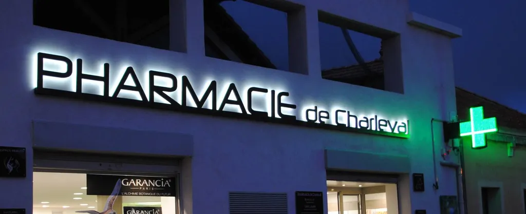 Fabricant Installateur de tous types d'enseignes à Fos-sur-Mer dans les Bouches Du Rhône