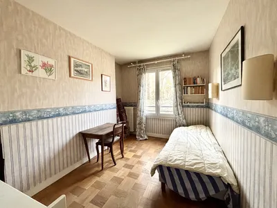 A vendre dans le quartier forêt de Saint Germain en Laye un appartement familial de 5 chambres de 174M²