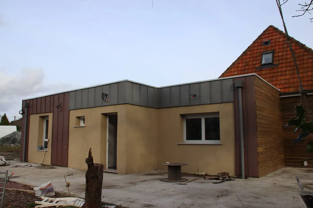 A acheter, à 15 minutes de Bourg-Achard 27310, Villa récente (2020) édifiée sur une parcelle de terrain d'environ 1 200 m², en Normandie.