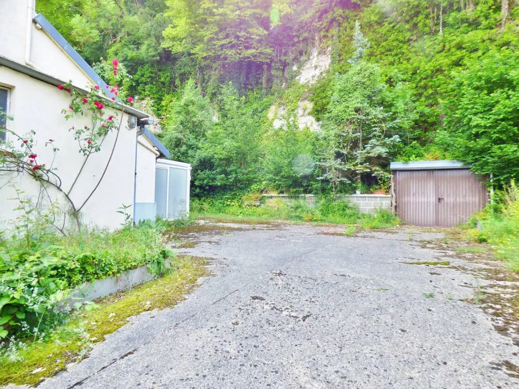 Vends maison à étage à rénover proche Elbeuf 76500