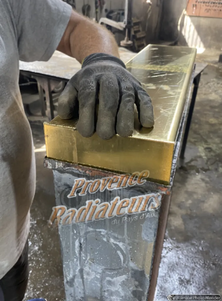 Fabrication de radiateur de camion: assemblage