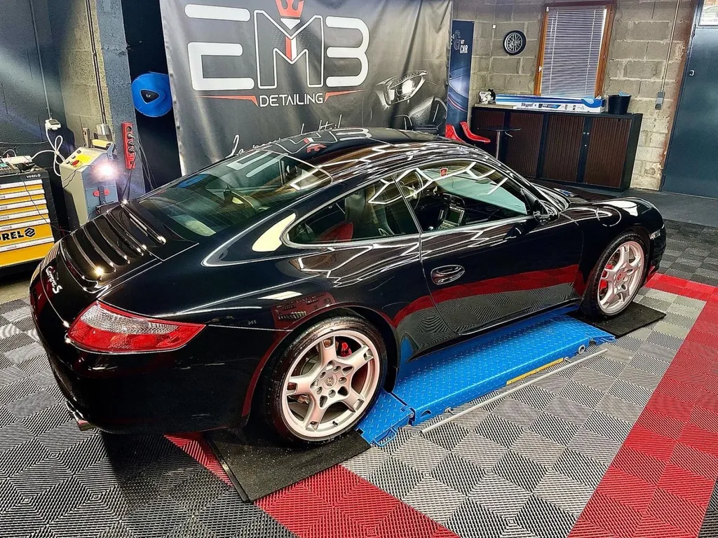 Rénovation carrosserie traitement céramique Lyon protection PPF Lyon Porsche 997