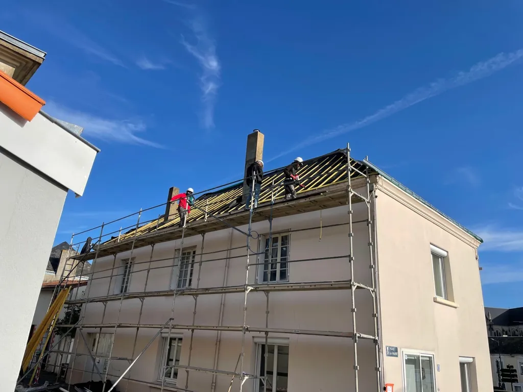 Réfection totale d’une toiture ainsi qu’une charpente Sur la commune de Sautron