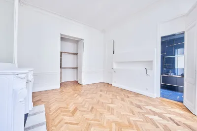 Rénovation et entretien d'un parquet Versailles sur Bordeaux 