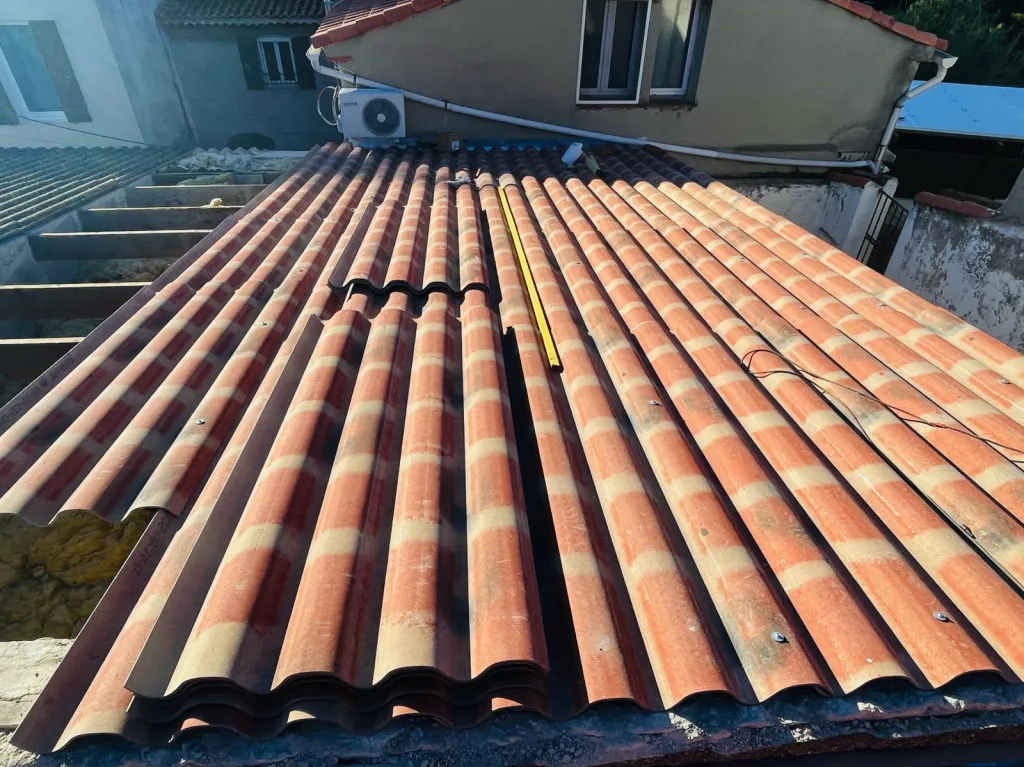 Intervention de couvreur pour une réfection de toiture de maison sur Aix-en-Provence 13100