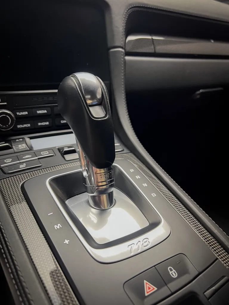 Entretien extérieur et lustrage brillance : DSP Service redonne vie à une 718 Boxster S