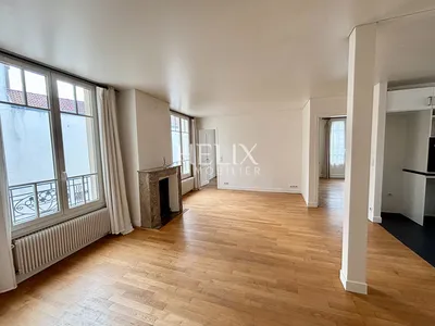 Appartement avec le charme de l'ancien en plein coeur de Saint Germain En Laye 3 pièce(s) 62M2.