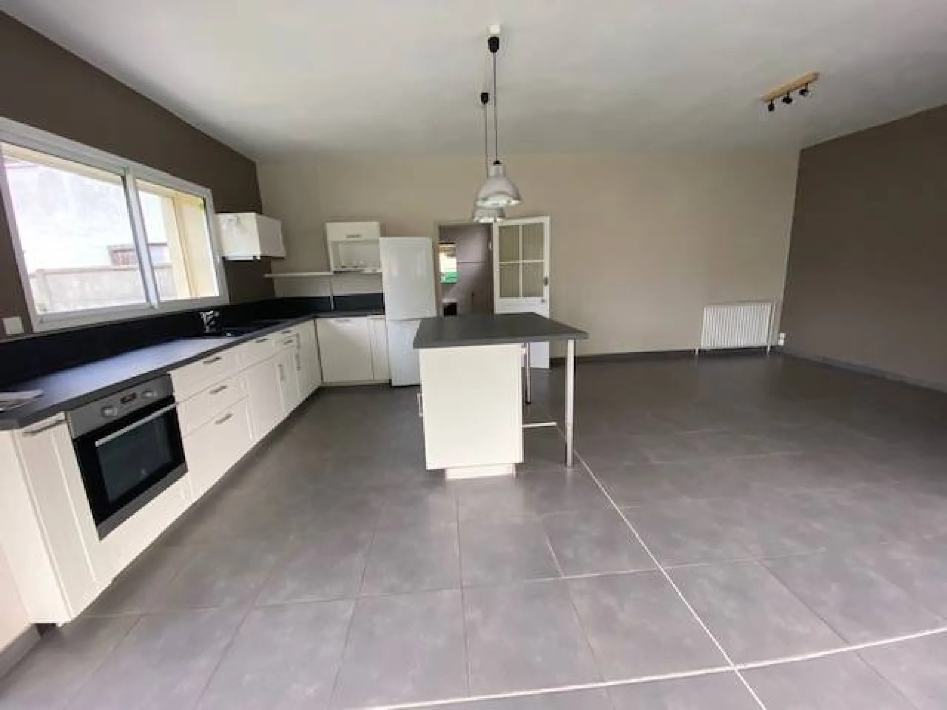 A acheter maison plain pied de 79m² sur 600m² de terrain avec garage sur la commune e Saint Aubin Les Elbeuf 76410