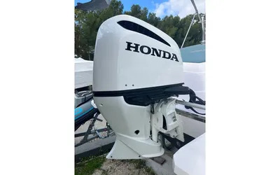 Honda BF225 D XDU moteur hors-bord d’occasion 225 cv : puissance fiable et commande électrique proche de Saint Tropez