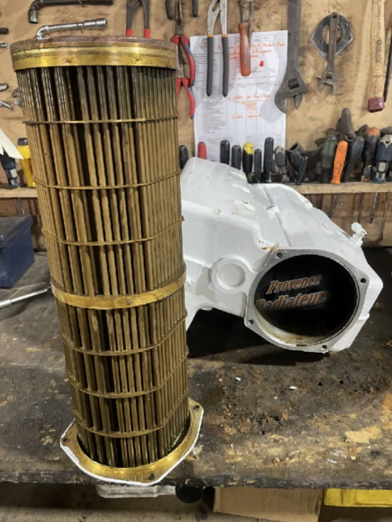 Révision d'échangeur CATERPILLAR C9.3 par un professionnel Marseillais