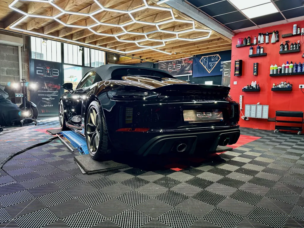 Traitement céramique by EMB DETAILING spécialiste Porsche sur Lyon 