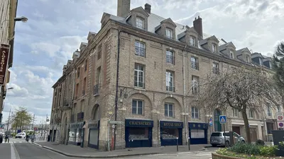 Appartement T4 dans un immeuble avec ascenseur, rénové, entre la plage et le port de DIEPPE (76) en Normandie