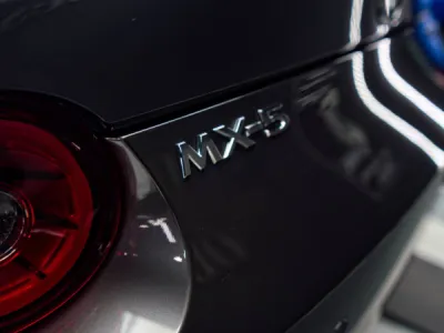 Résultat après pose de film de protection XPEL sur Mazda MX-5 pour un usage quotidien à Lorient.