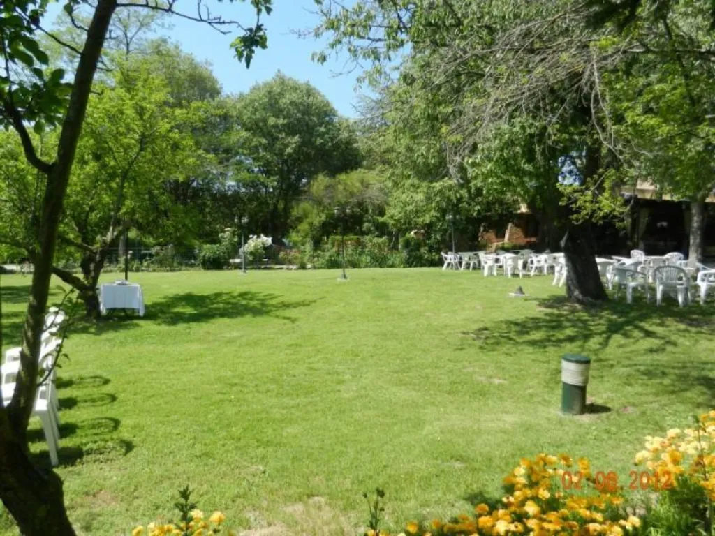 Le restaurant glacier de l'Auberge des Eyssauts près de Salon de Provence
