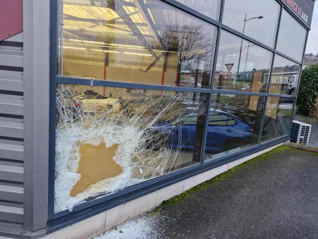 réparation vitrines suite à cambriolage 