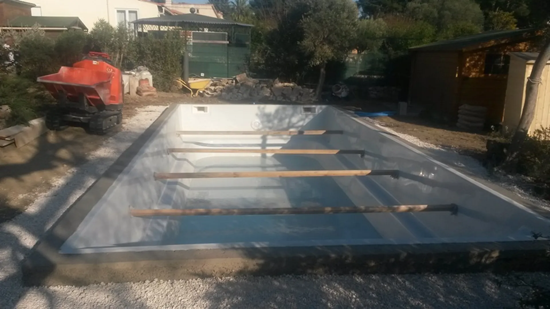 terrassement  d'une piscine à la Couronne