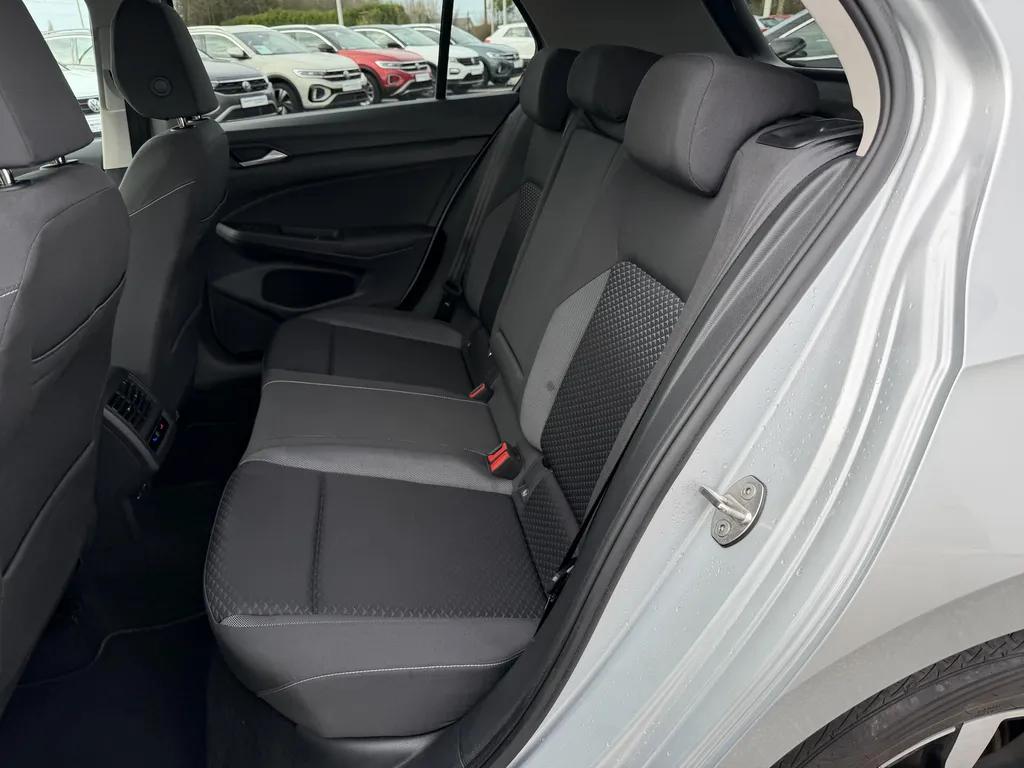 Vente Volkswagen Golf 8 d'occasion diesel à proximité du Havre : découvrez cette berline automatique avec garantie constructeur