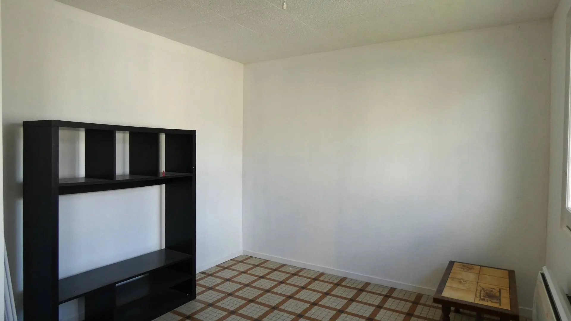 À Embreville, maison familiale 103 m², 5 pièces avec jardin, garage, cave et terrain de 351 m², beau potentiel.