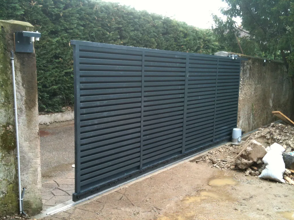 Rénovation du portail d’entrée d’une maison à Caluire-et-Cuire près de Lyon (Rhône 69)