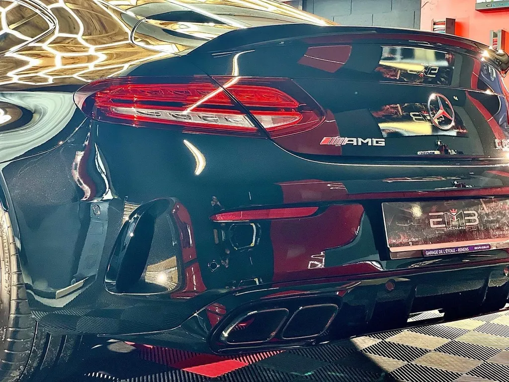 Protection carrosserie Traitement céramique auto cicatrisant Lyon Mercedes C63 AMG