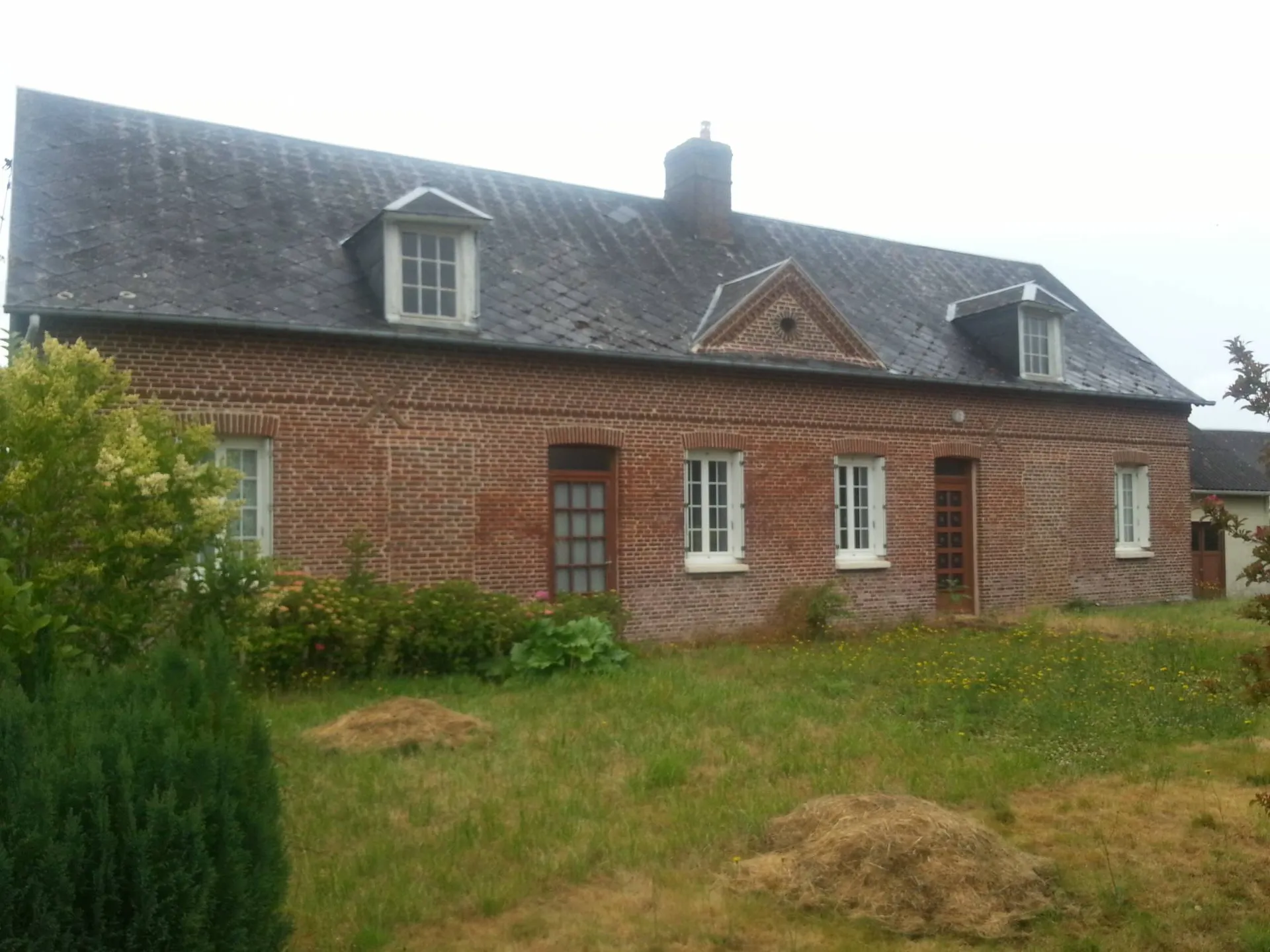 a vendre maison avec greniers a aménager