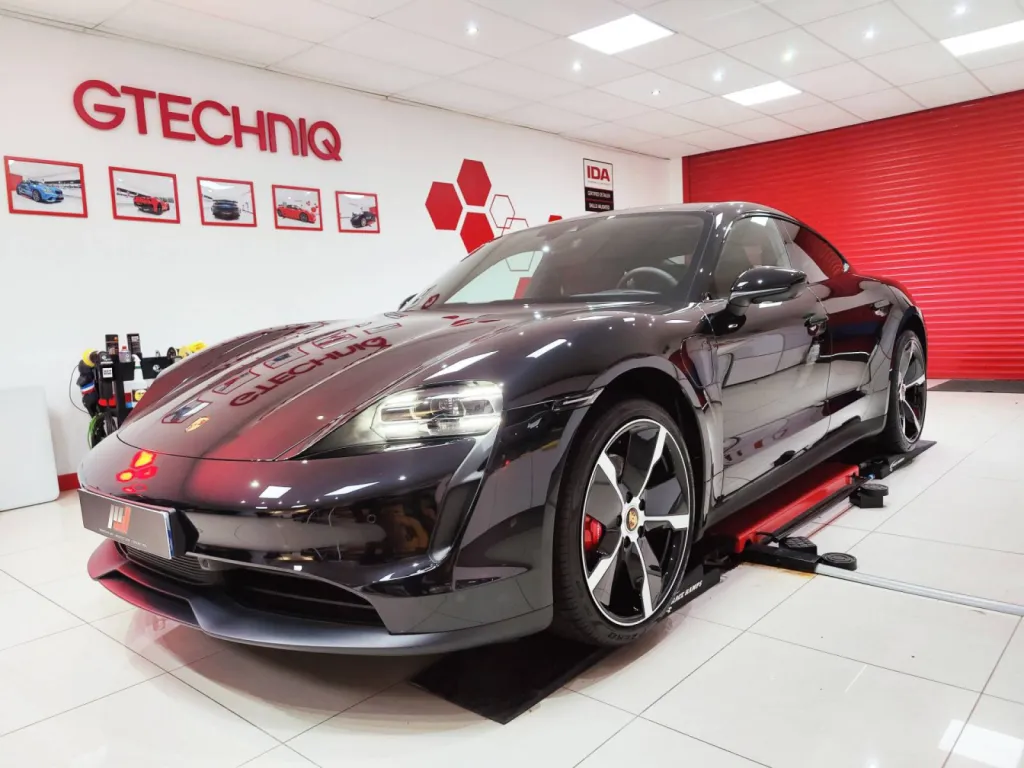 PORSCHE TAYCAN - TRAITEMENT CERAMIQUE GTECHNIQ A LILLE