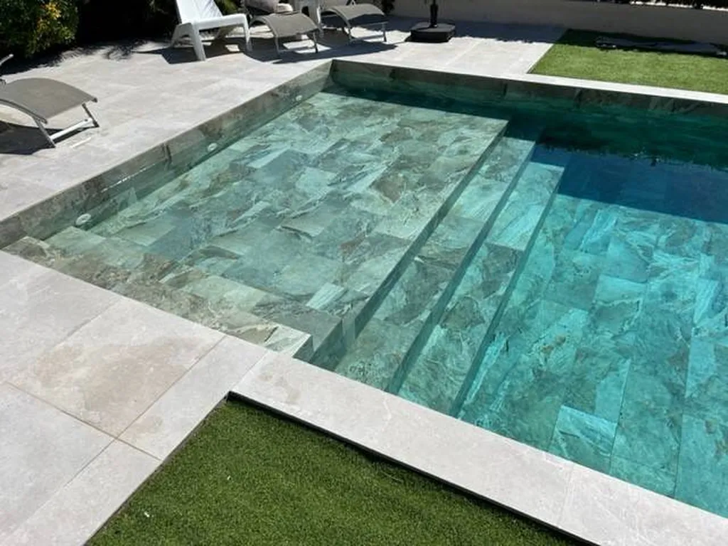 CARRELAGE PISCINE PIETRA DI BALI / VERDE DI BALI