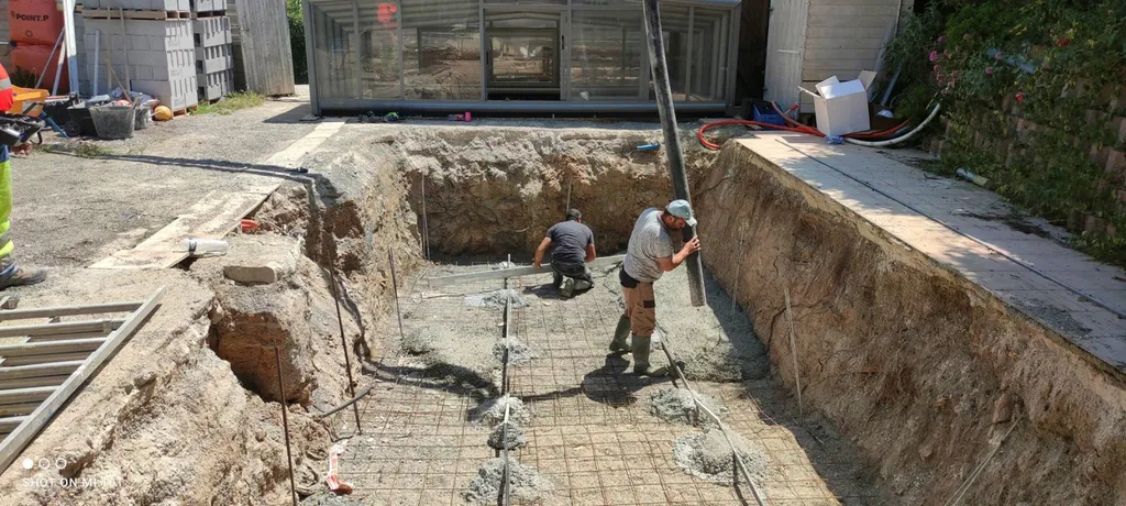 Rénovation d'une piscine creusée béton à Cavalaire sur mer