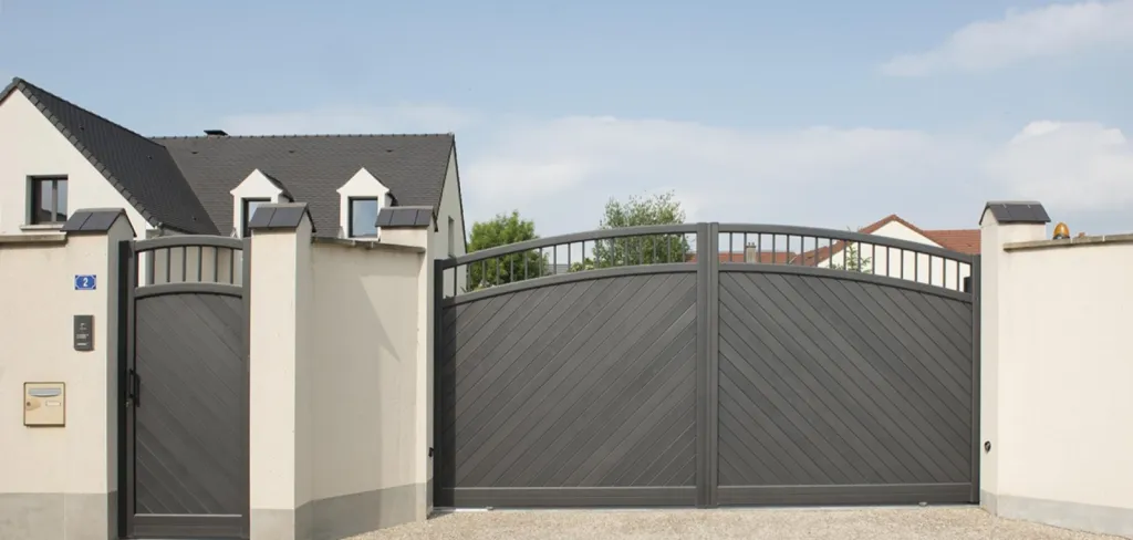 Réalisation d'un portail battant avec portillon en alu à Genas