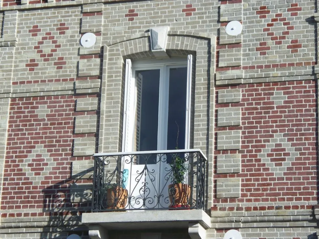 Rejointement de briques sur les hauts de rouen en seine maritime 76.