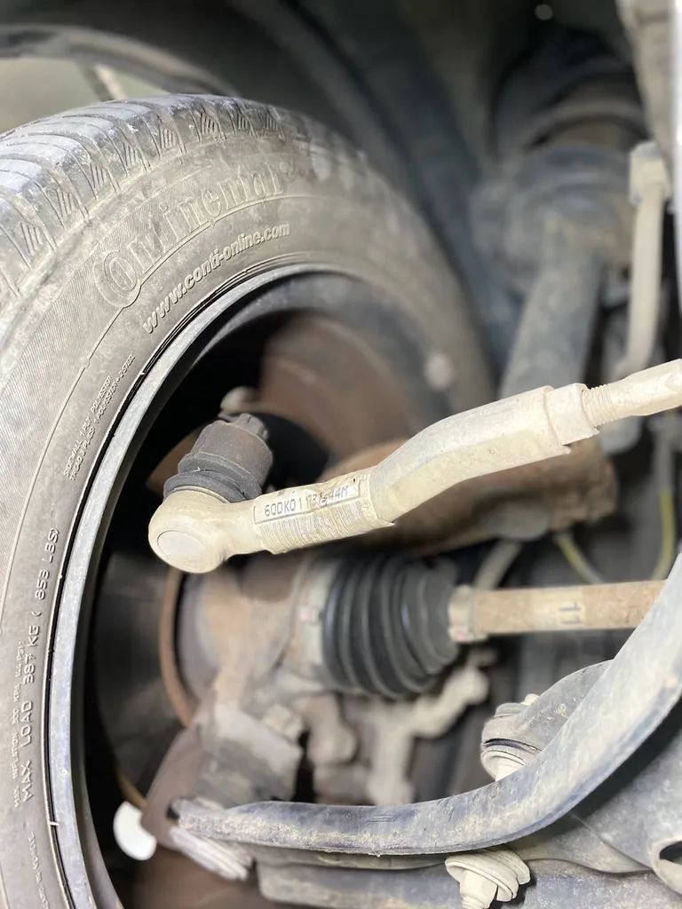 La présence d'un jeu dans la direction de votre véhicule est vérifiée chez Autosur Martigues votre centre de contrôle technique près de Fos-sur-Mer