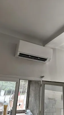 Installation Climatisation réversible mono split Mitsubishi dans une vigneronne à Béziers dans l'Hérault