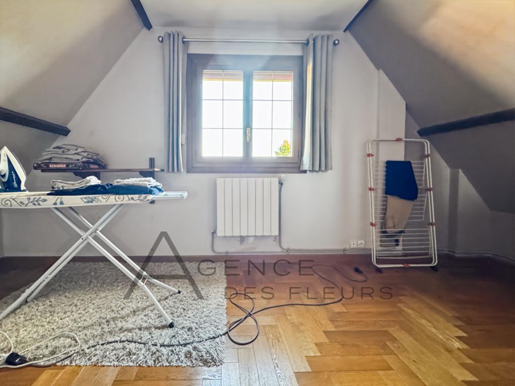 A vendre, charmante maison traditionnelle et lumineuse de 100 m² située à Oissel